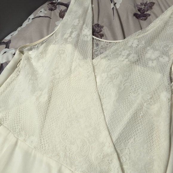 Winter White Sweetheart Dress - Picture 5 of 8